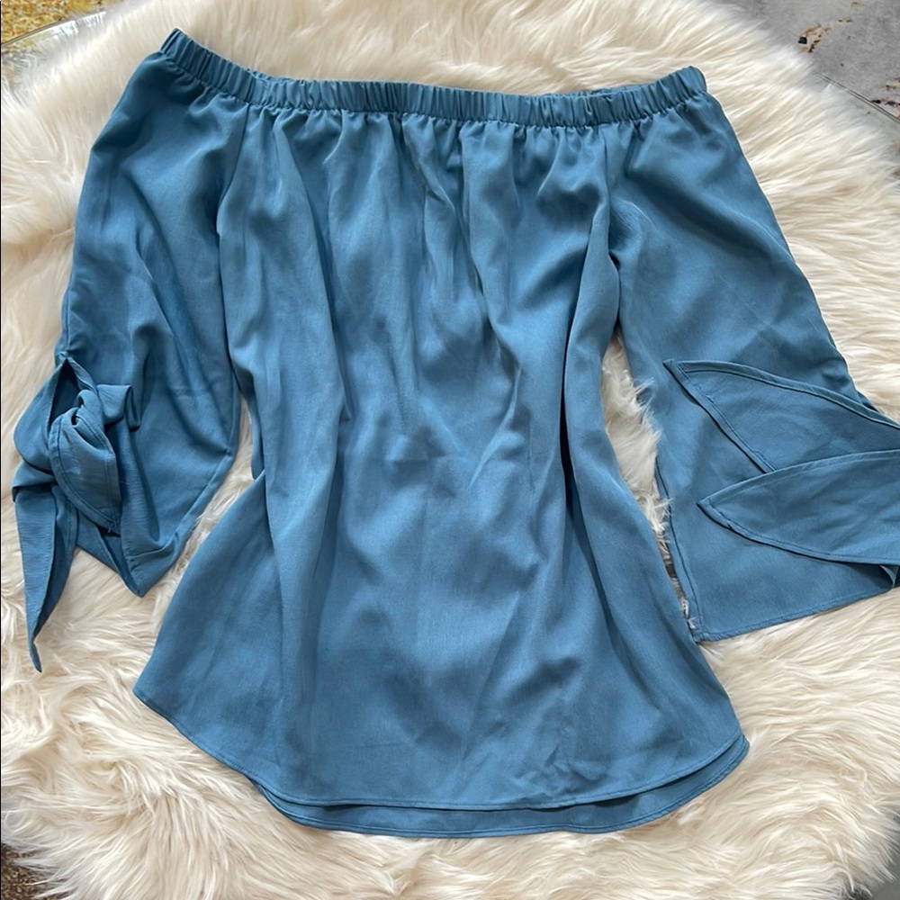 Elegant Blue Off-Shoulder Women's Top